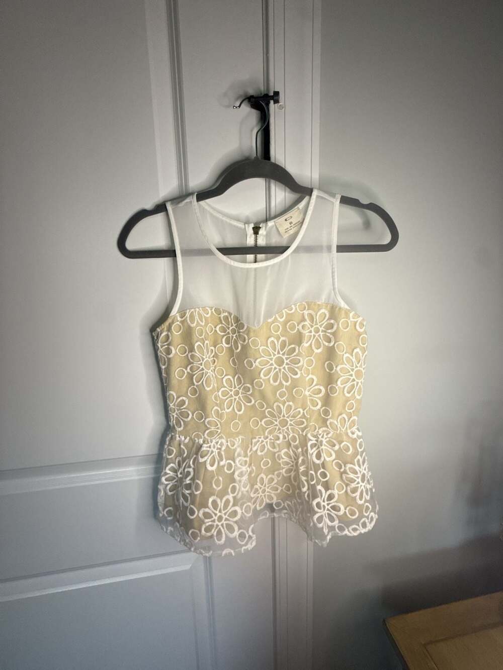 Pins And Needles White And Yellow Floral Lace Peplum Top